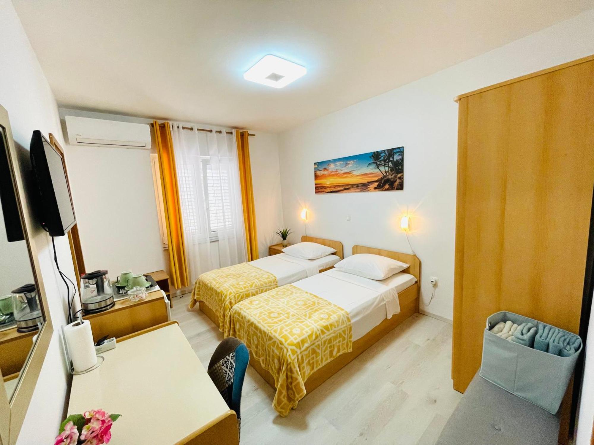 Guest house Apartmens And Madunic V Split