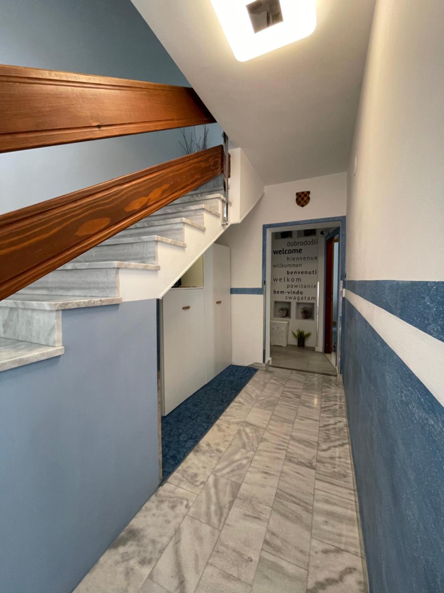 Guest house Apartmens And Madunic V