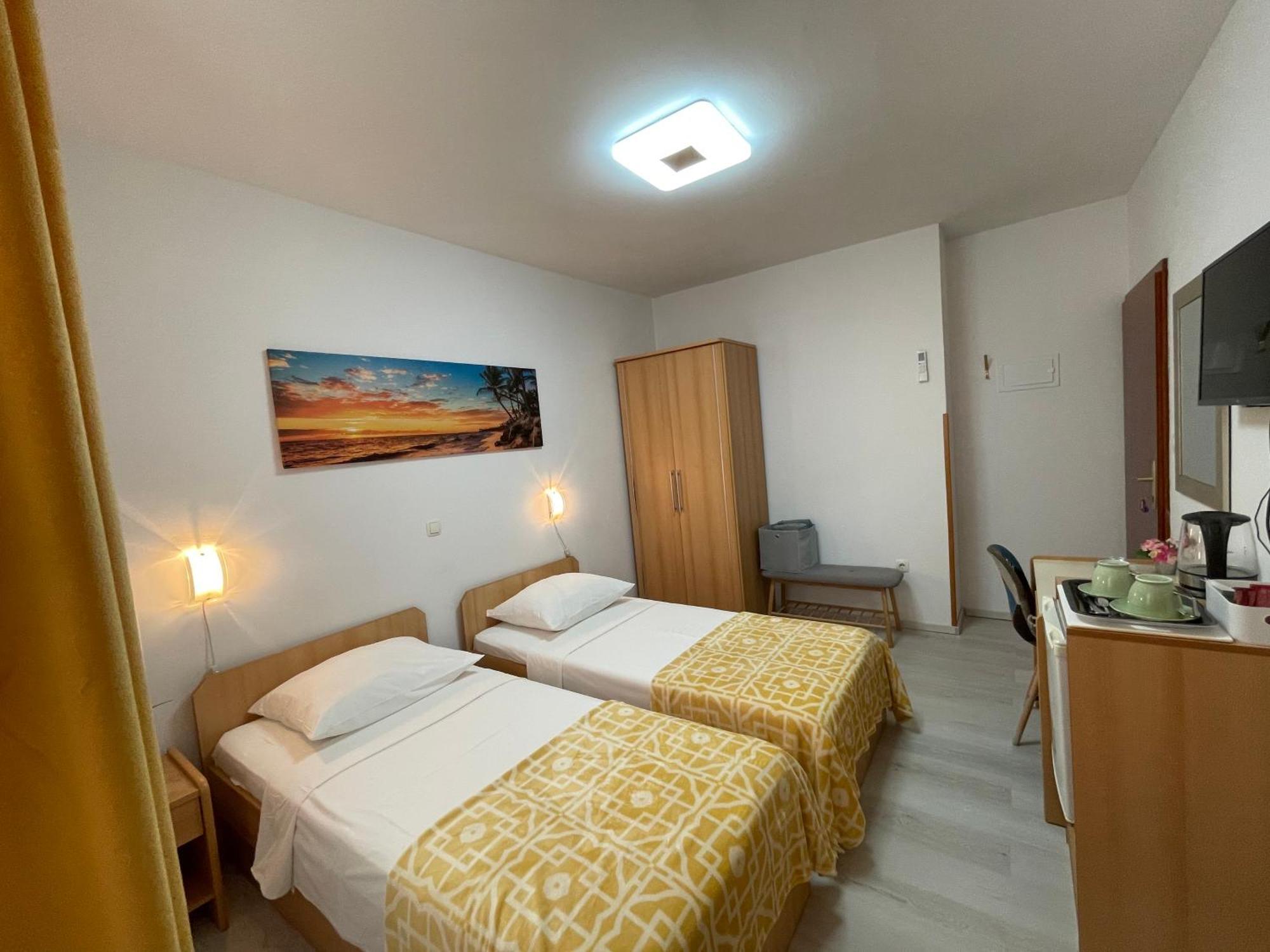 Apartmens And Madunic V